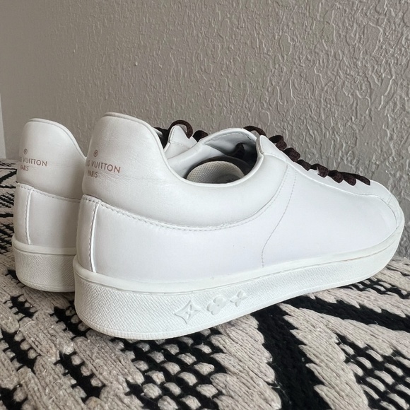 Louis Vuitton Monogram Leather Sneakers LV - Picture 7 of 7